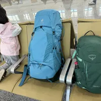 小个子背多特蓝精灵：舒适神器还是累赘负担？1000+用户观点大碰撞