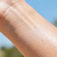 高倍防晒不等于高刺激：防护力与肤感平衡的关键在配方体系