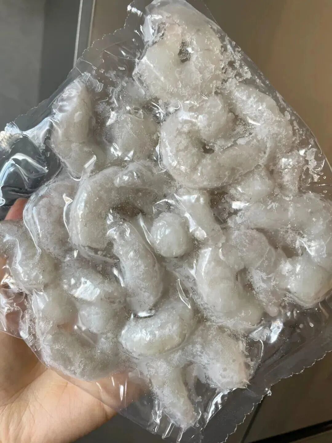 当代虾仁的“魔幻事件”:下锅前什么样,炒熟了还什么样