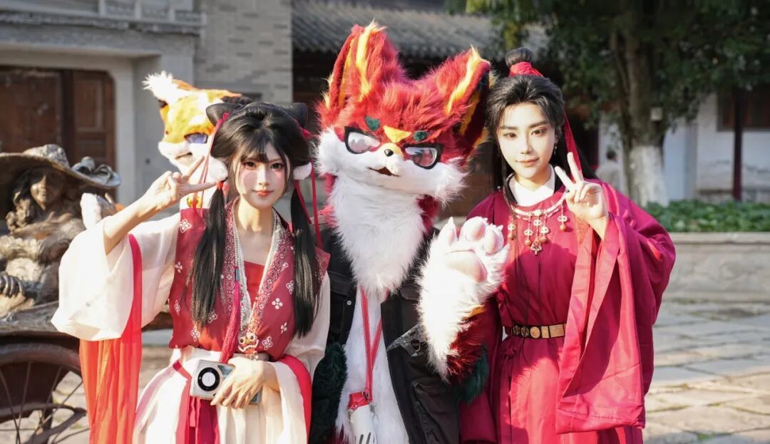 在临邛古城灯会遇同好丨首届邛崃新年国风动漫活动就在这里,点击查看超多惊喜→