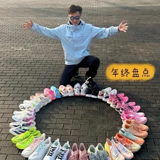 临近过年,最近整理一下自己全部的跑鞋,各个品牌的跑鞋矩阵基本上都有,适合全马,半马,日常竞训,学生党性价比,以及用于场地竞速的。
跑步千人干脚,跑鞋品牌也是种类繁多,适合自己的才是最好的。
#跑鞋是个圈
#新年新跑鞋
#我的最佳跑友
#阿迪达斯pro4
#跑鞋新品速报