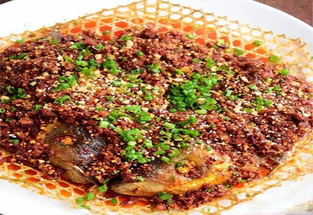 美食推荐：金汤虎皮肘子、炝锅卤鱼头、山药鱿鱼汤制作方法