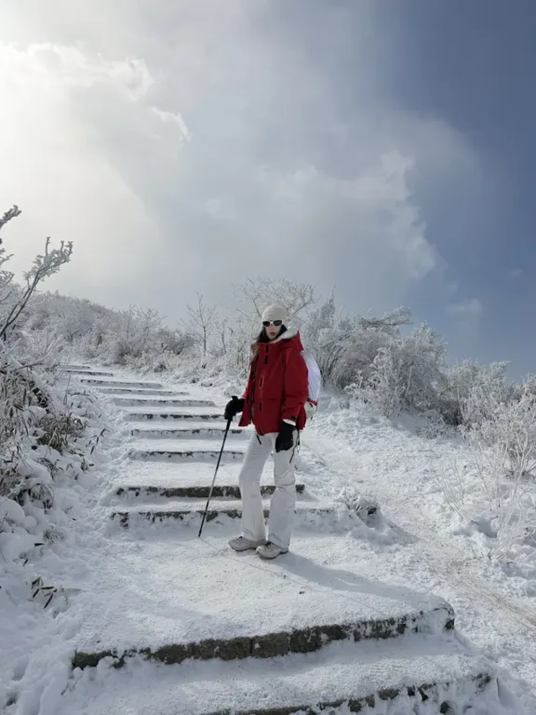 2.8鸬鸟山实况,纸天段开始爬,人少雪巨多!