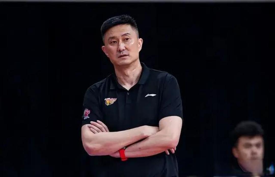 缺少5大核心，广东男篮再输上海，杜锋却因祸得福收获三个好消息