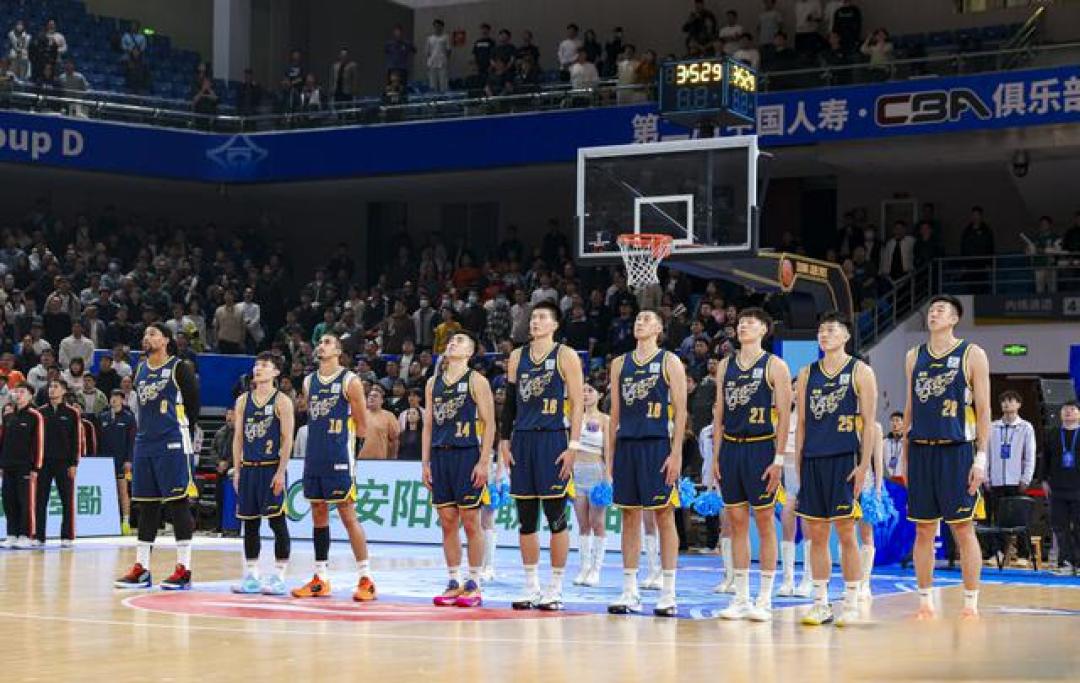 缺少5大核心，广东男篮再输上海，杜锋却因祸得福收获三个好消息