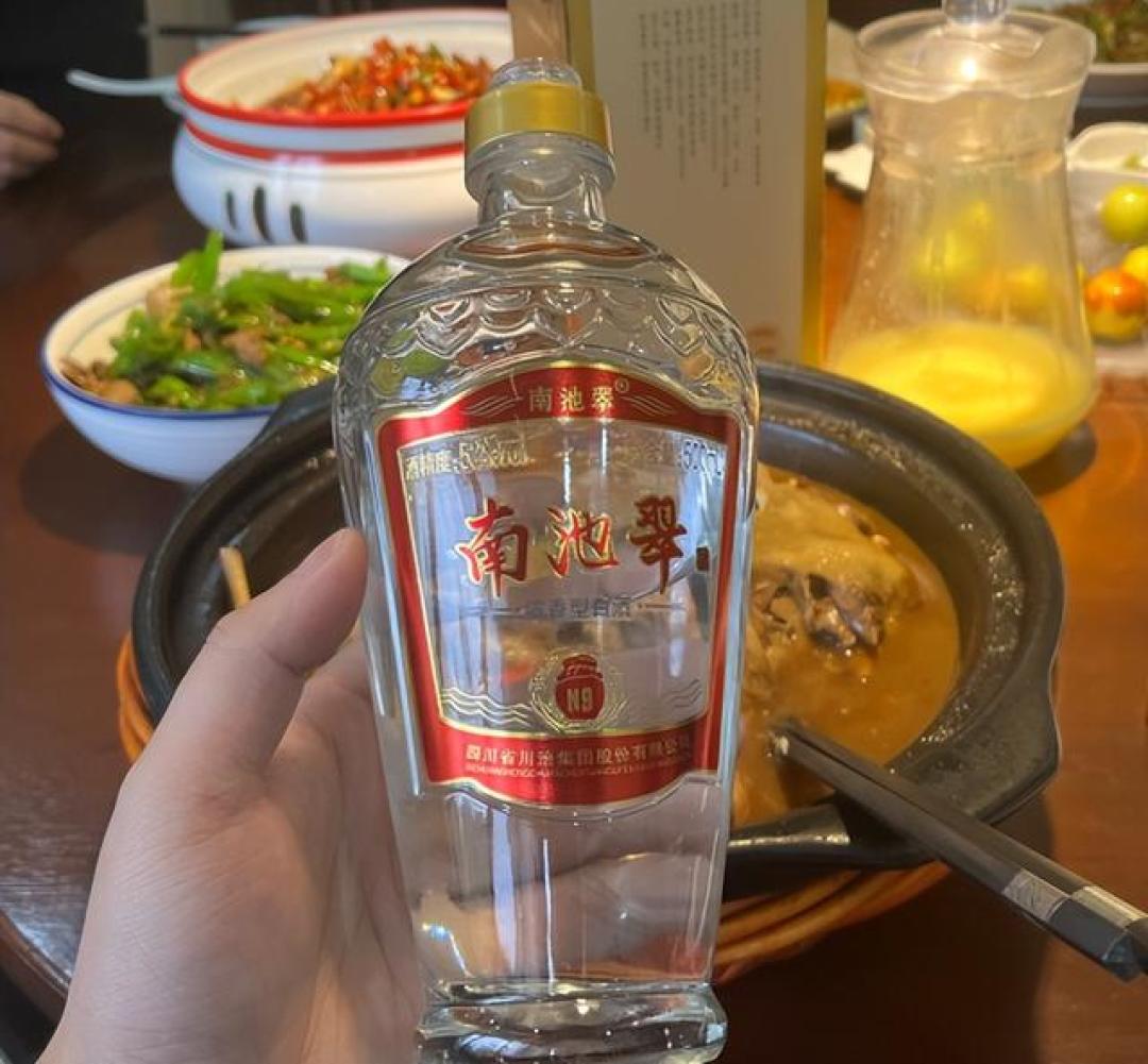 6个月赚10亿!酒鬼酒靠胖东来白酒破局,成功杀进中产圈
