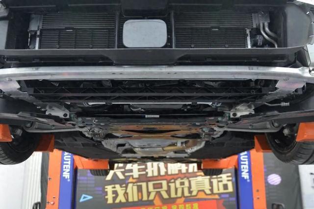 奥迪A5L拆车：这不是一样的吗？说好的老A4升级呢？