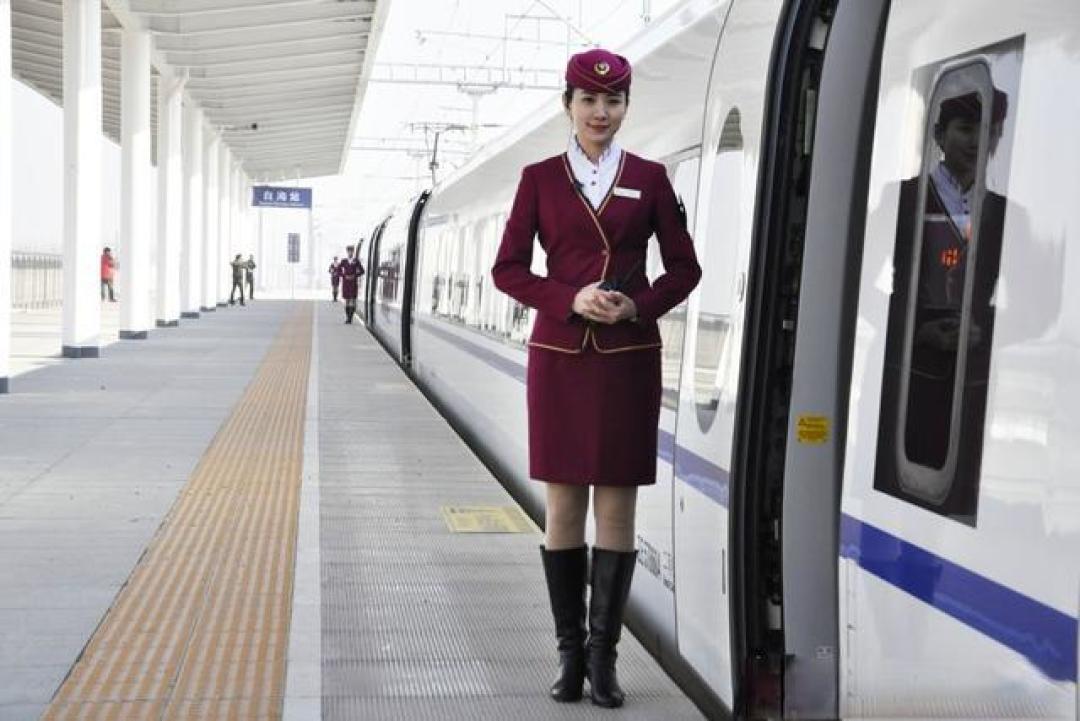 铁路通勤铁规矩:空座再闲也不越界,体谅才是同行情