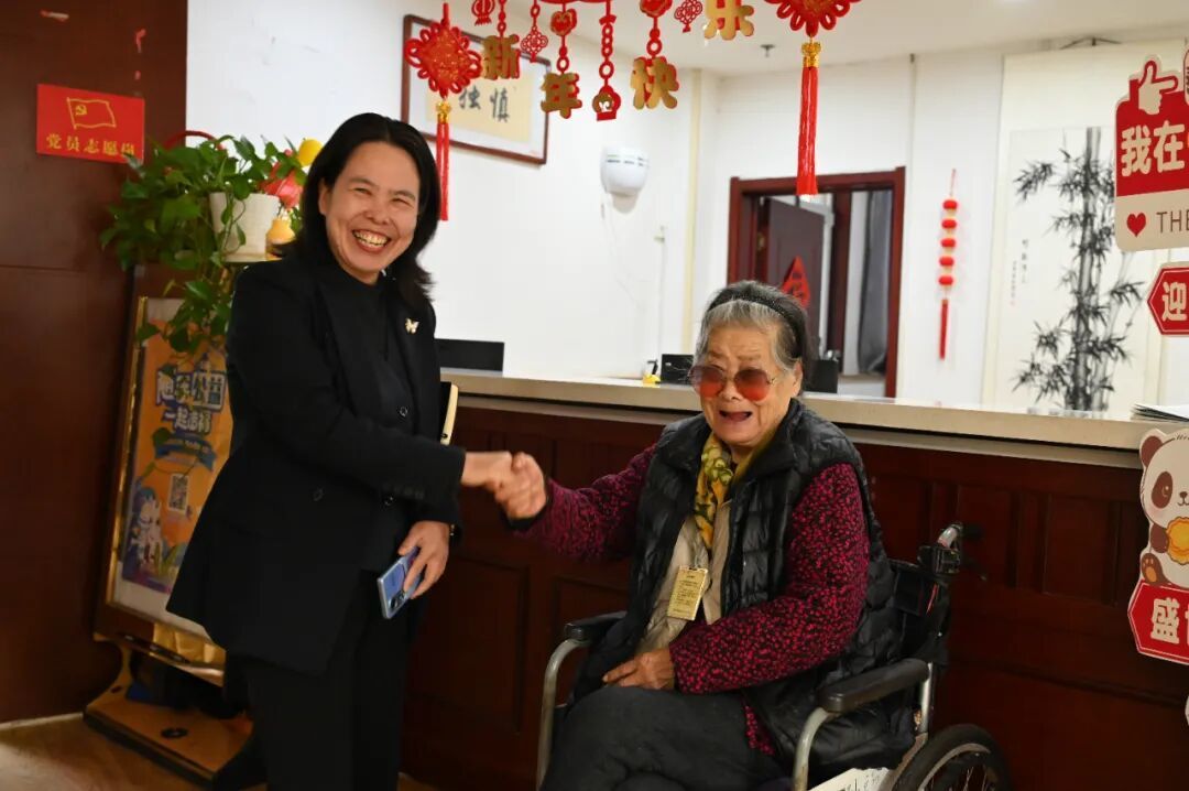 卖“陪伴”成了生意经?为什么大家都不想独处了