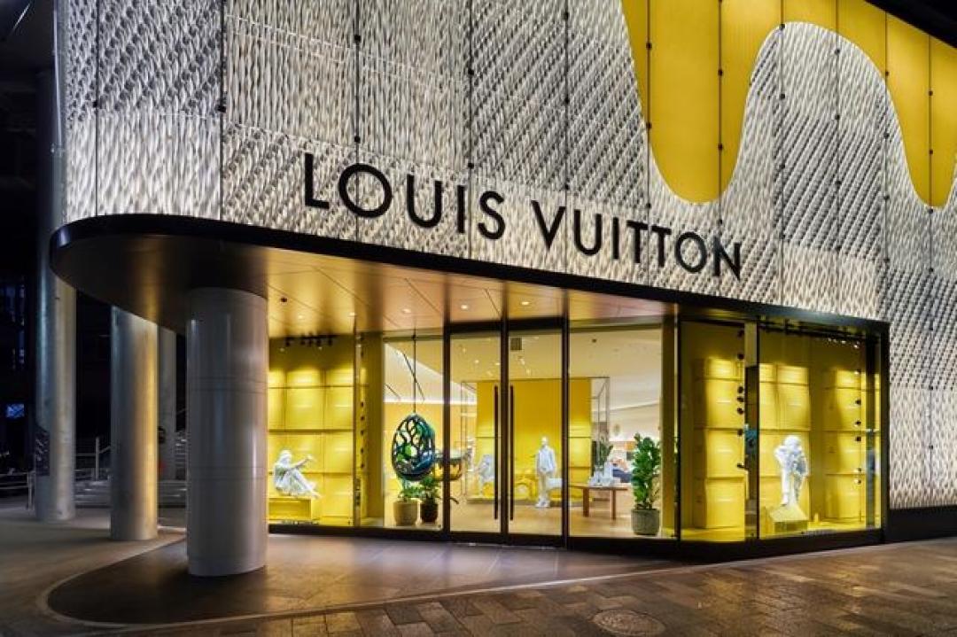 LVMH:从联姻到内战,阿尔诺如何上位?奢侈品集团控制权的大逆转