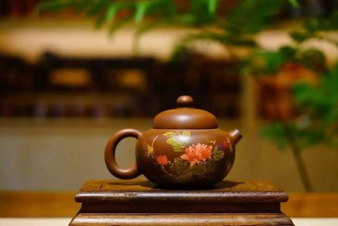 建水紫陶与紫砂壶，哪种更适合泡茶？