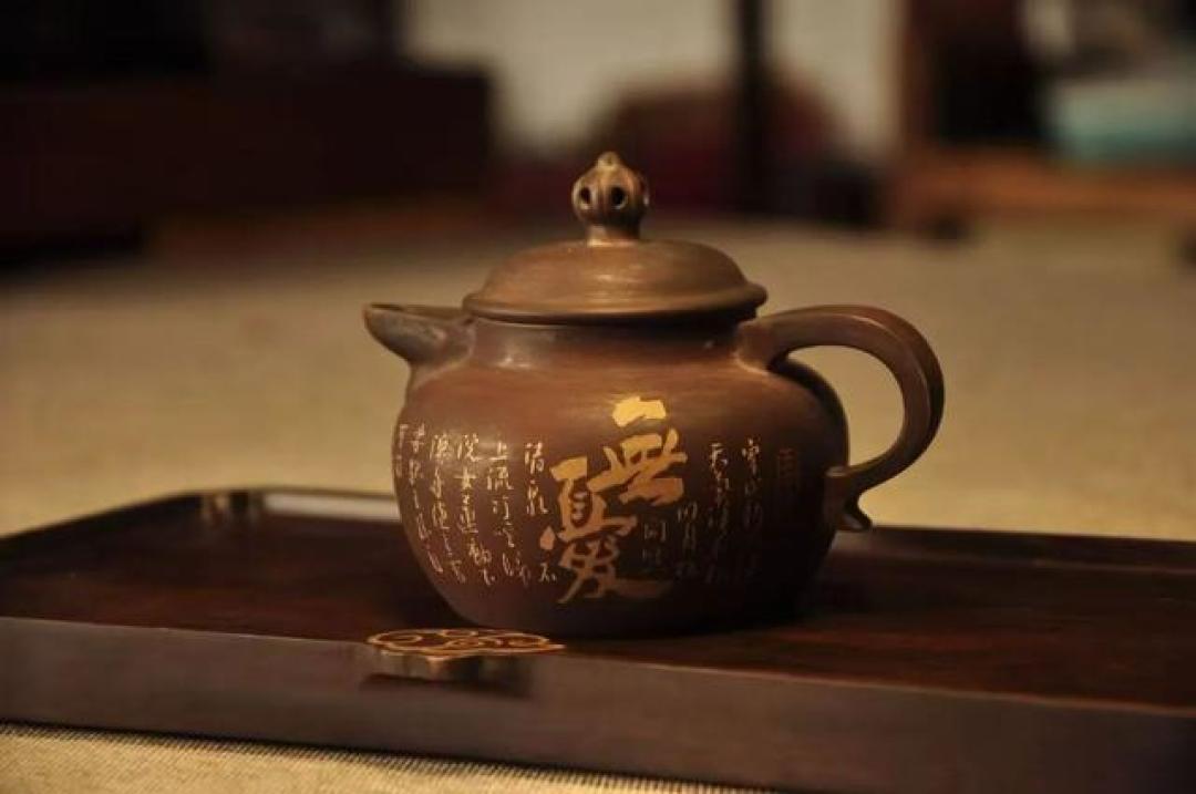 建水紫陶与紫砂壶，哪种更适合泡茶？