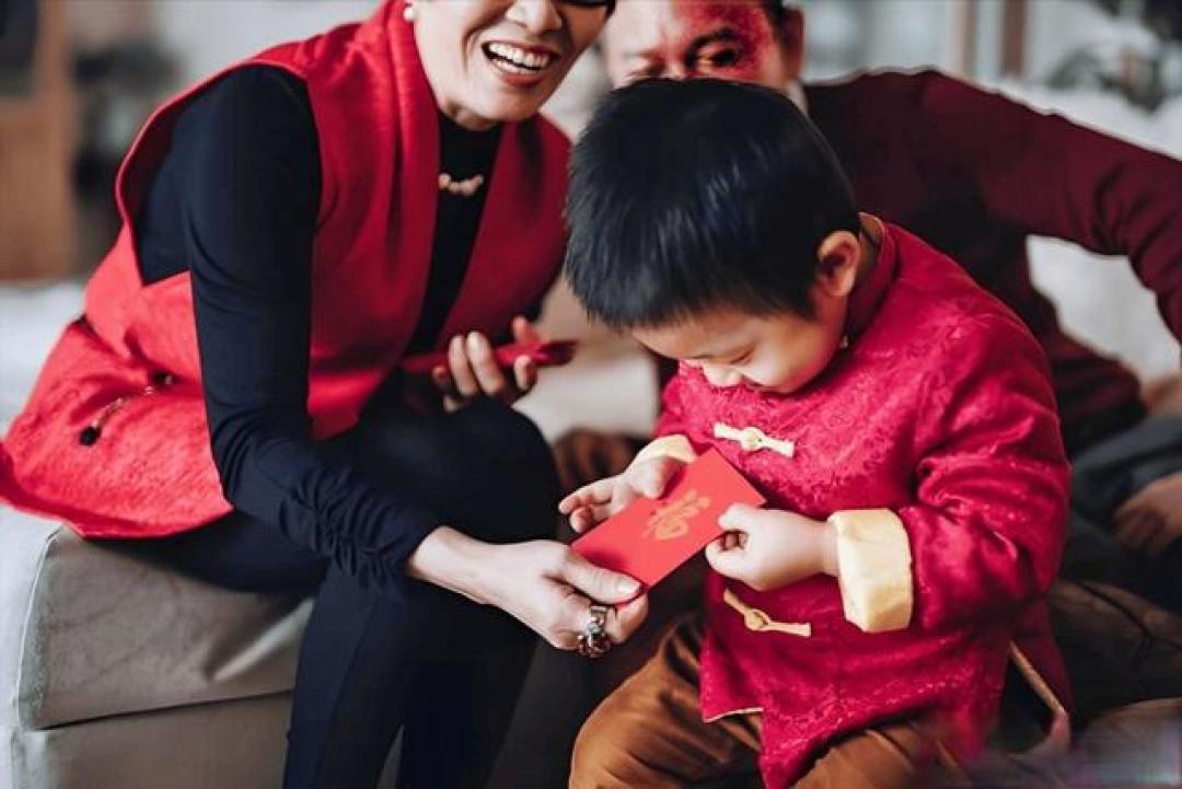 我给孙子压岁钱十年，才明白真正该给的是这三样