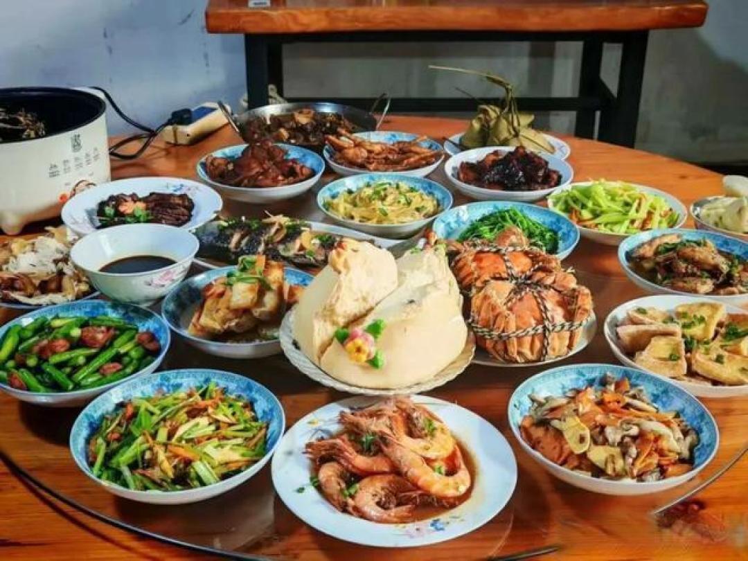 年轻人主理年夜饭:预制菜撑起场面,松弛感回归团圆