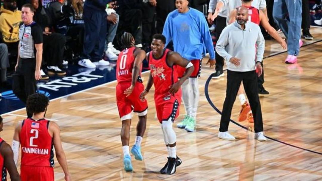 拒绝“划水”，精彩场面频现！美国队打世界队“拯救”NBA全明星赛？
