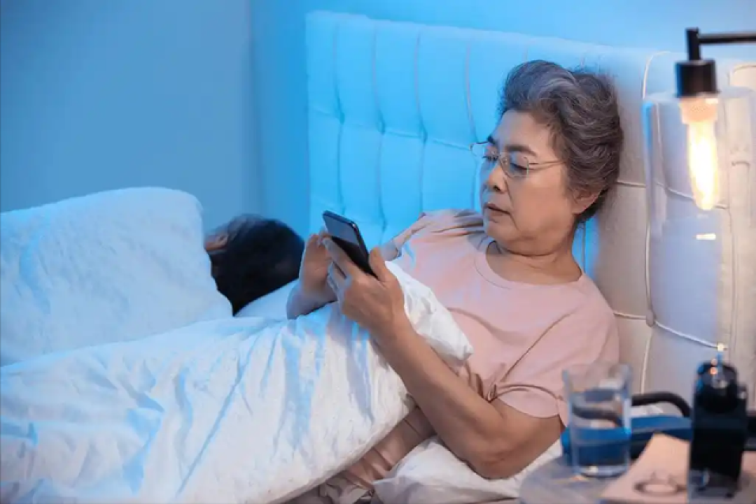 晚上十点前睡觉不正确?医生告诫:过了65岁,睡觉尽量做到这几点