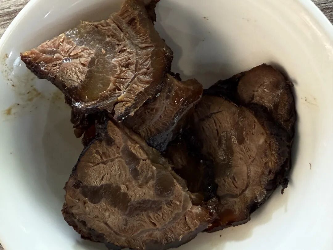 下酒“硬菜”:酱牛腱子