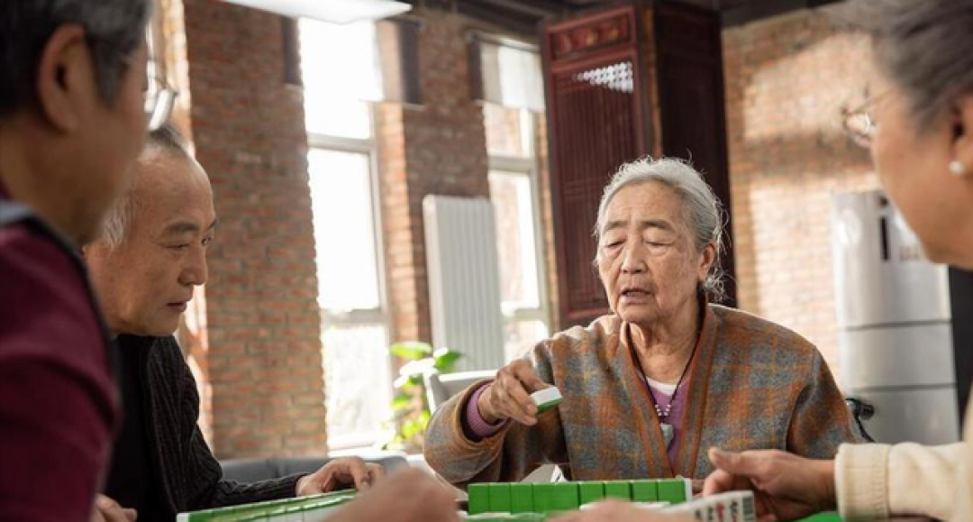 调查11000名中老年人后,才发现爱打麻将的人,都会有这些改变!