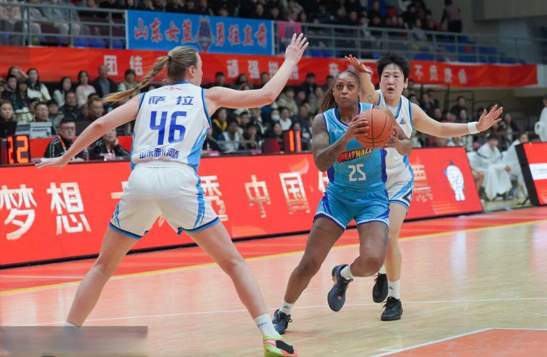 女篮俱乐部杯 | 五连胜!小组第一出线!