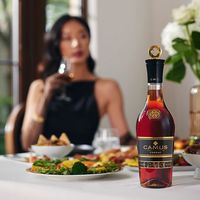 卡慕皇冠GMC 一斤装性价比很高，但是如果介意瓶子是食品级塑料的不要买#洋酒 #干邑 #白兰地 #卡慕 #金花