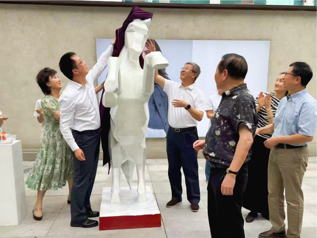 读懂漫谷:与时尚共舞