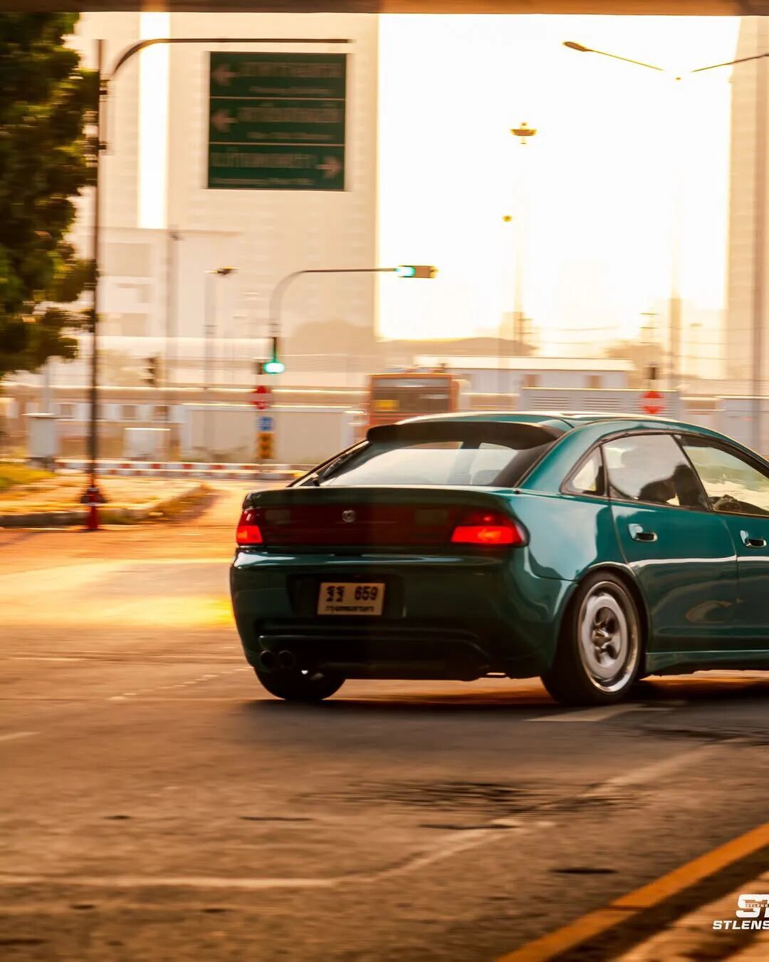 香港影视剧中常客:Mazda 323F Astina!
