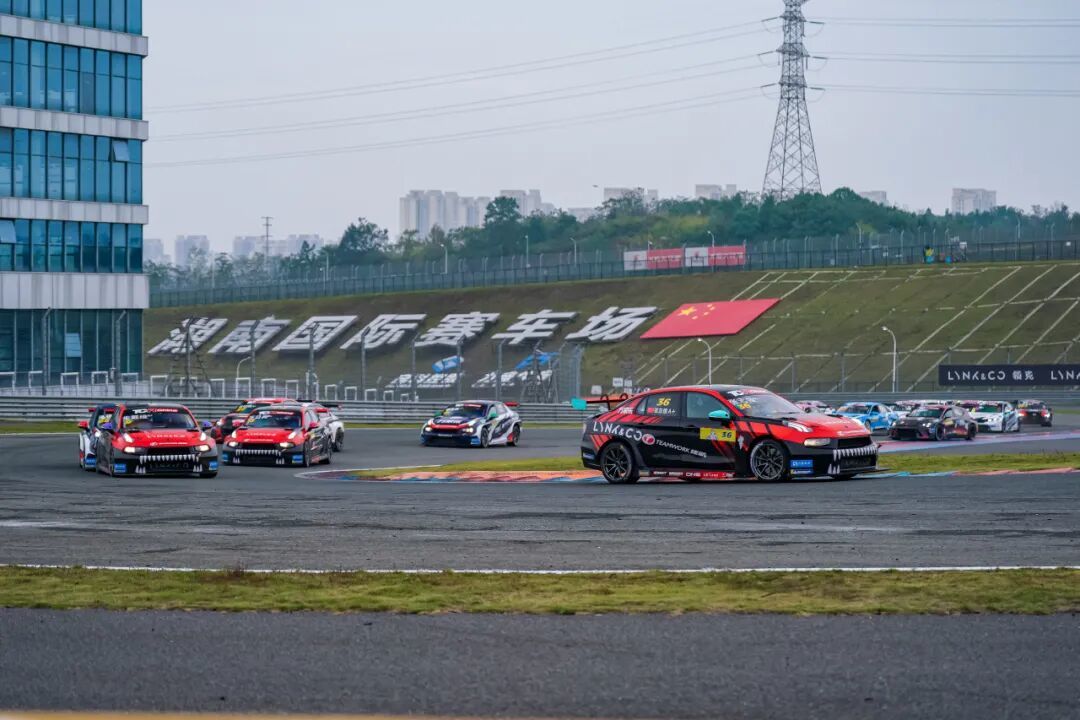湘江之畔再度封王 领克捷凯车队株洲加冕 TCR 中国锦标赛车手杯/车队杯/车型杯年度冠军