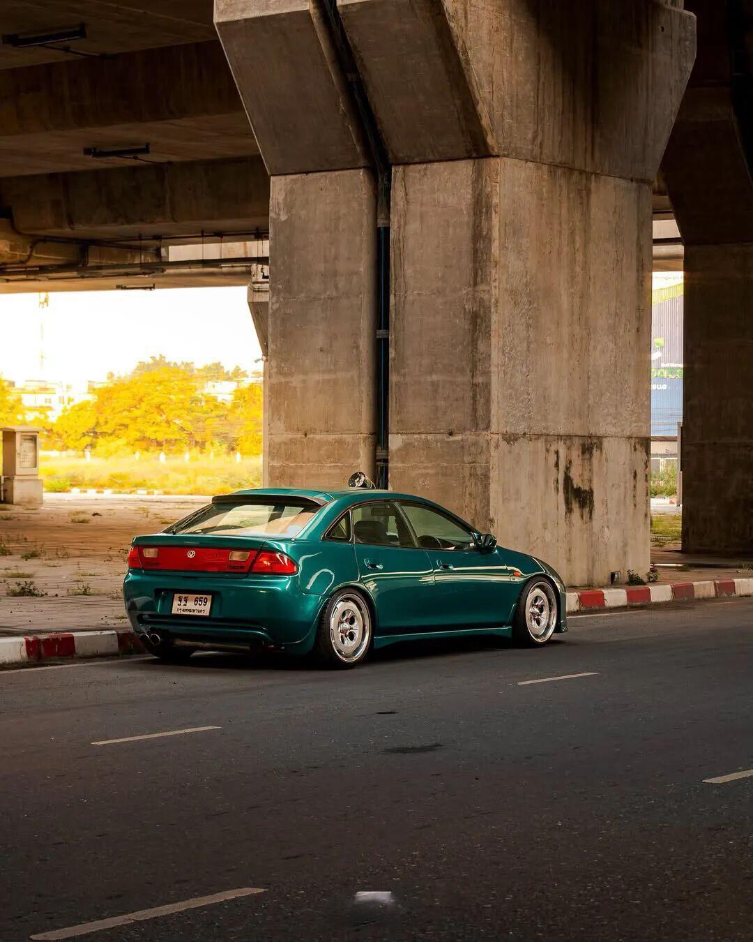香港影视剧中常客:Mazda 323F Astina!