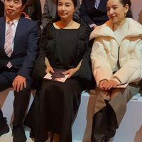 让郭晶晶，董洁，吴千语穿羽绒服同框了！大佬还得是你啊！今年巴黎秀还搞这么时髦！是要怎样？！