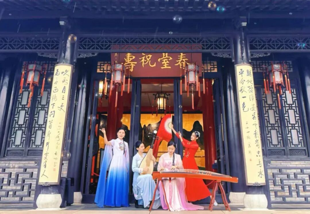以瘦西湖之名,扬州至呼和浩特东的CRH5A型动车成为了连接两地的“文旅新纽带”。