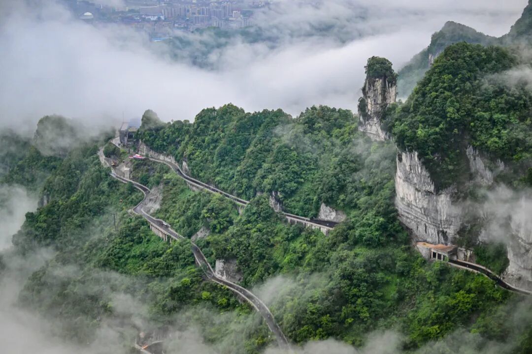 雨中激战,冲出云雾 | 第十三届“美利达杯”天门山天路自行车挑战赛