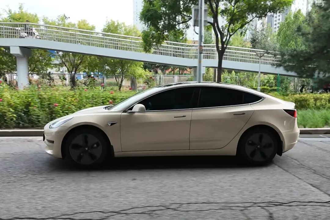 5年价格跌六成,续航只剩100多,二手特斯拉香吗?