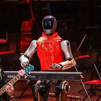 2026年2月武汉多场人形机器人舞蹈演出集中亮相，凸显本地产业生态与技术落地能力