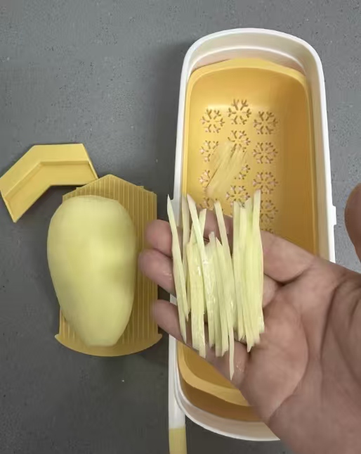 过年不敢进厨房？刀工差还想炫技？这台切丝器救大命！​