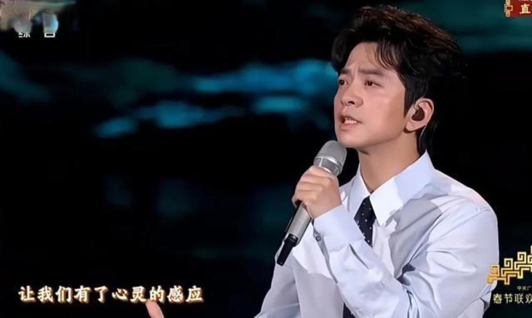 春晚独唱邓超把王菲、李健、周深、海来阿木专业歌手,比下去了