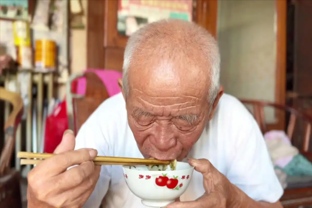 寿命长短,看饭量就知晓?老人饭量越大,寿命越长?这6点别做错