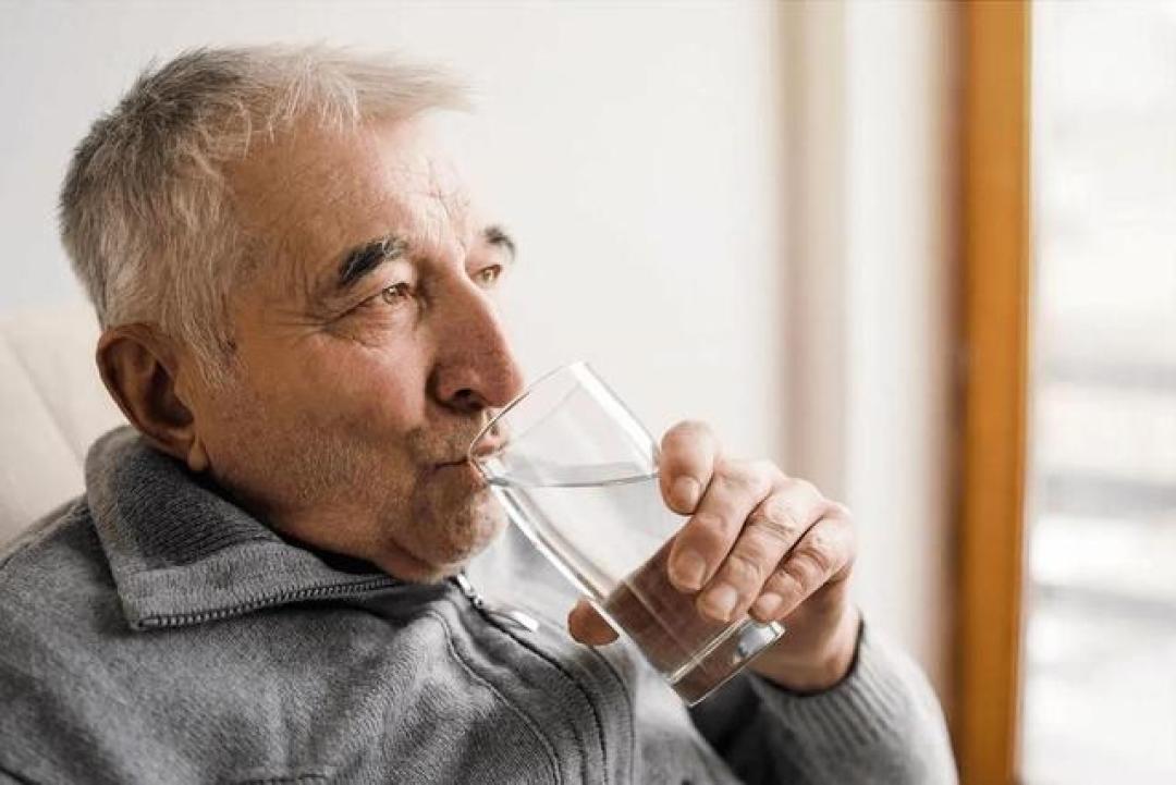 医生严肃强调:糖尿病人晨起做好这5件事,全天血糖稳如泰山