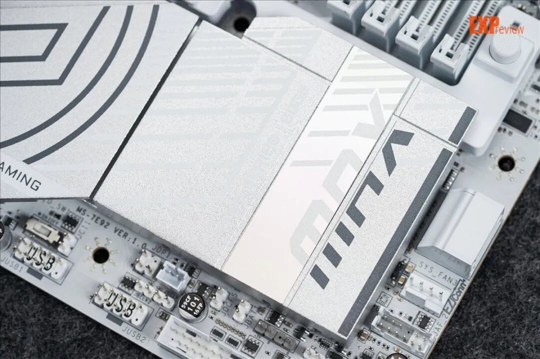 微星MPG B850M EDGE TI MAX WIFI刀锋 钛评测:是M-ATX,但内外都要MAX