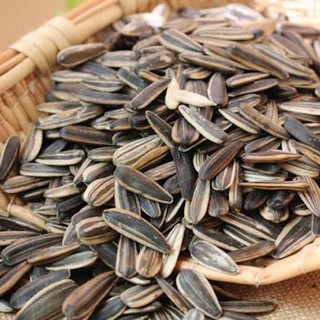 过年嗑瓜子一时爽，吃多真的伤身？热销瓜子真实测评