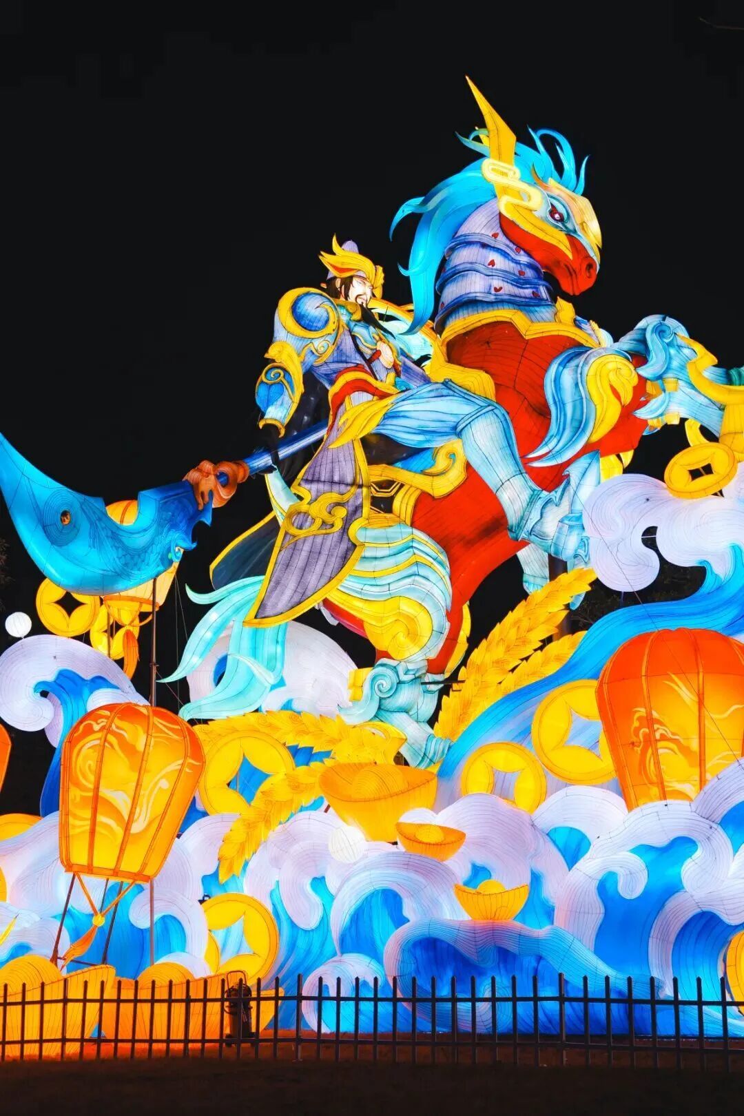 今晚正式亮灯!广州最大灯会现场图曝光!附2026广州新春超全赏灯攻略→