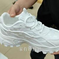 过年买鞋时,死记这4点,让你买到的鞋子质量好又耐穿,学学吧