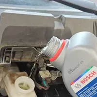 自己动手换个刹车油#刹车油更换 #记录施工现场 #民间手艺