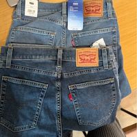 中年牛仔裤选福神李维斯还是国货？3000+用户观点大PK