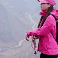 徒步爬野山遇雾天，这俩装备真救了我的“老寒腿”