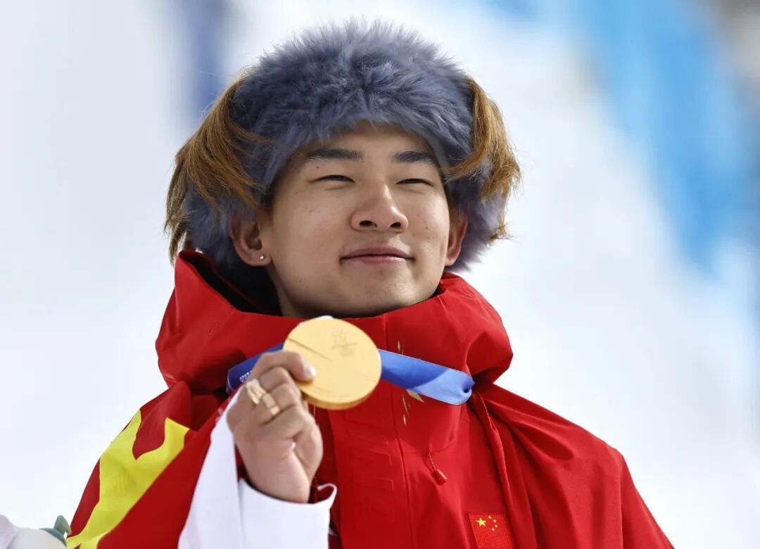 苏翊鸣:轰轰烈烈夺冠,大大方方认爱!智取威虎山里的小栓子,果然谁也撵不上