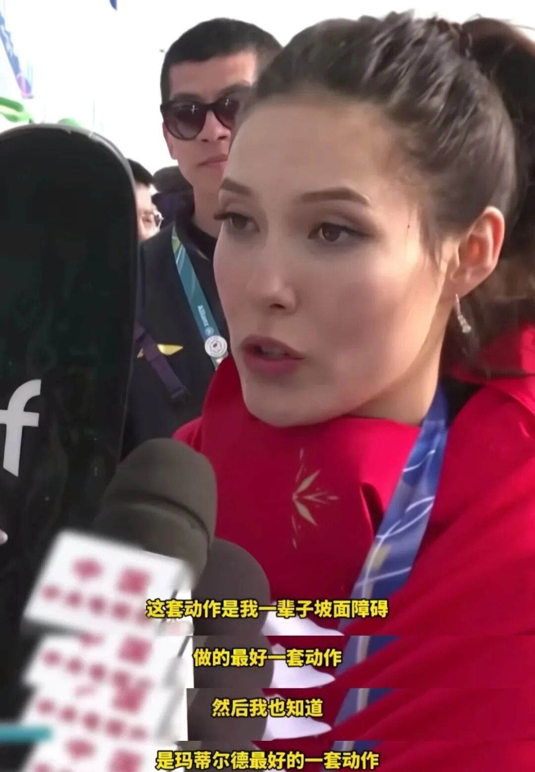 刚红1分钟就自曝出轨?这一幕尴尬得我脚趾抠出三室一厅...
