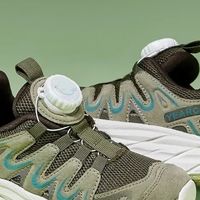 意尔康旋转扣运动鞋：舒适与实用兼备