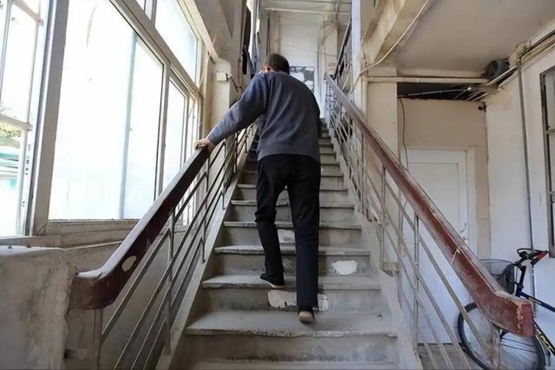 骨质疏松能改善?医生调查发现:关键不在补钙,而是这几个习惯