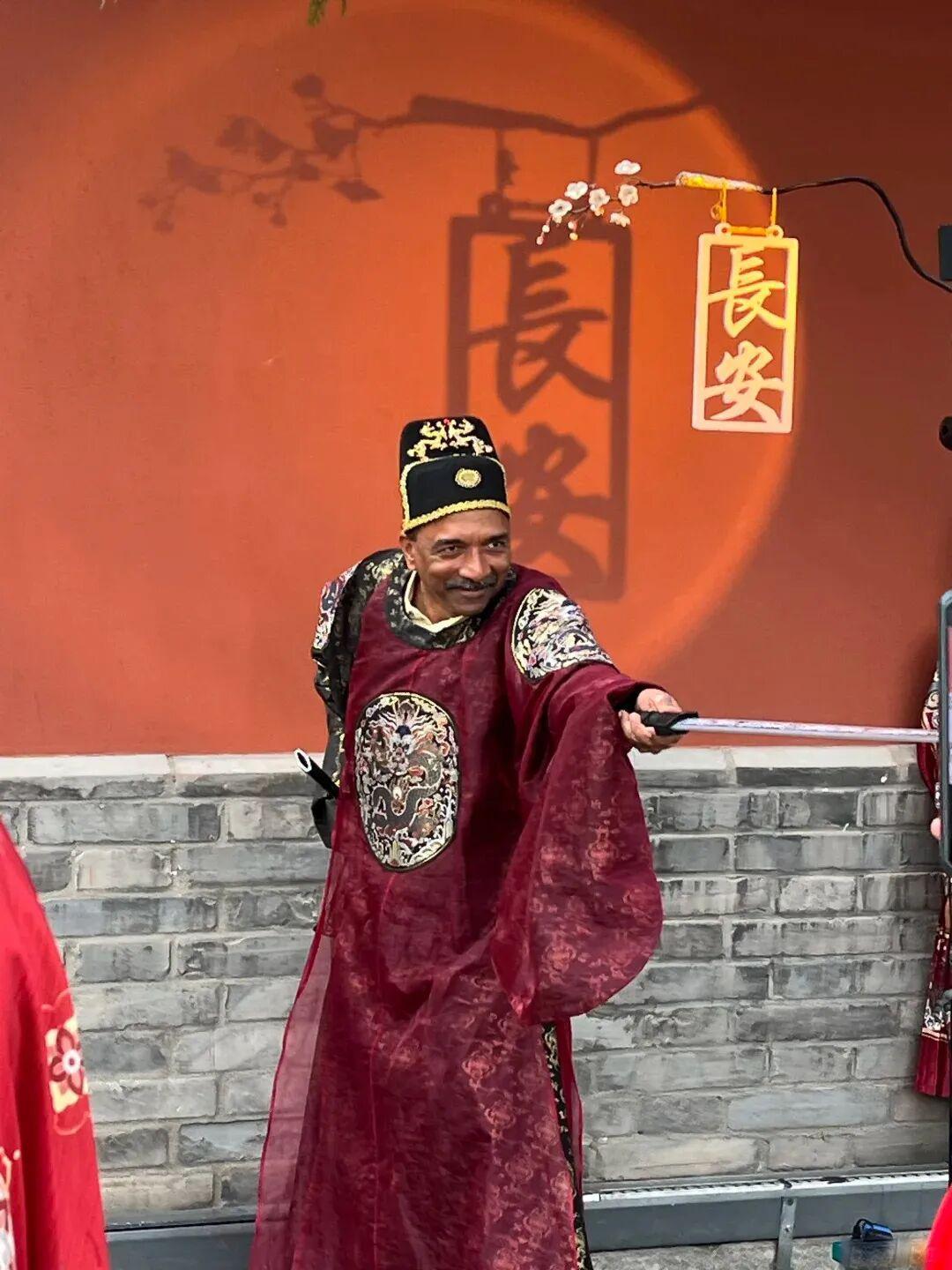 老外疯狂迷恋“中式审美”?这波反向输出,绝绝子!