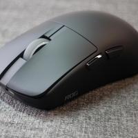 ROG月刃2 ACE极致轻量化是真功夫还是营销噱头？54g鼠标引玩家激辩